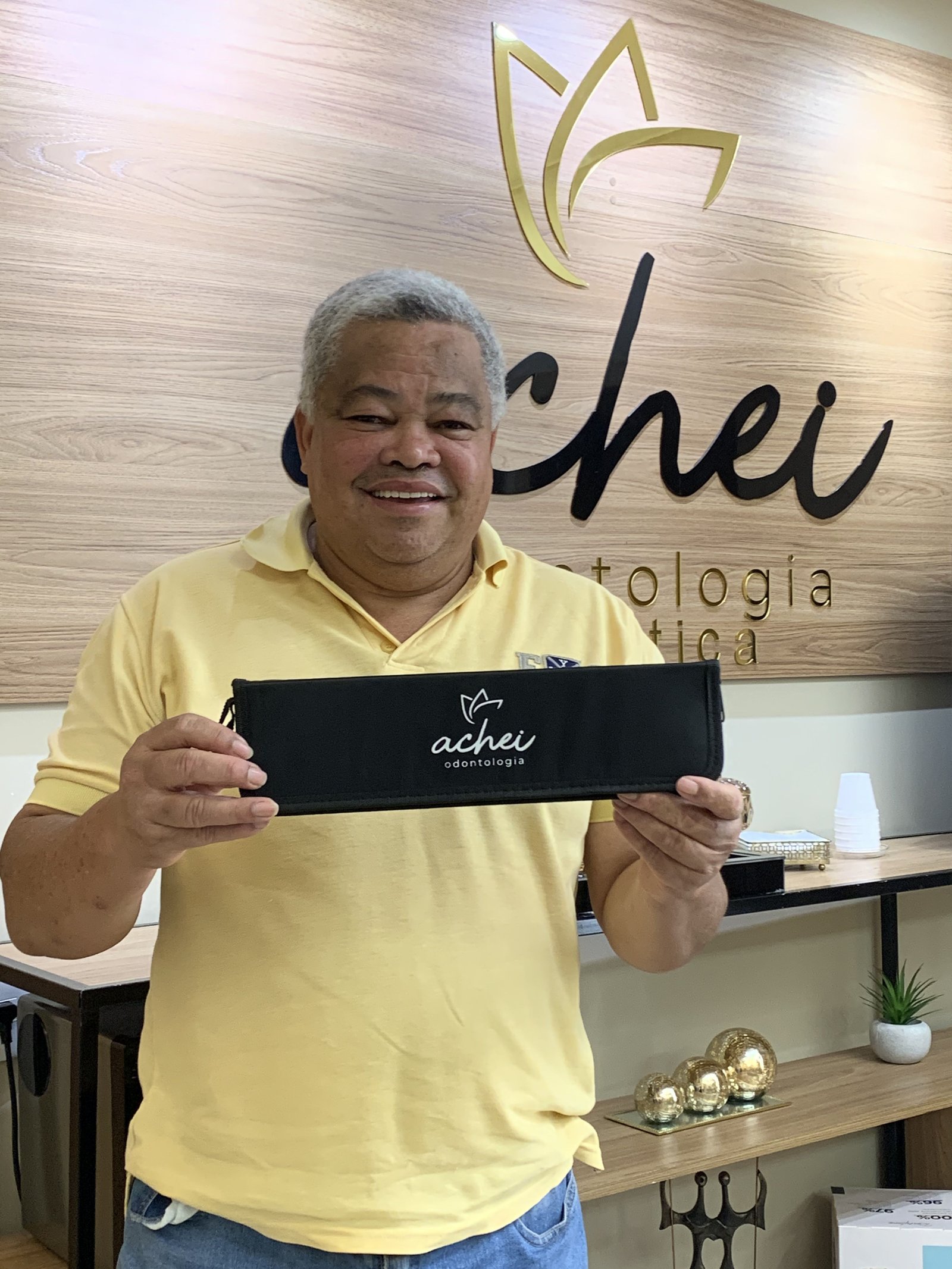 Paciente com alinhador Invisalign